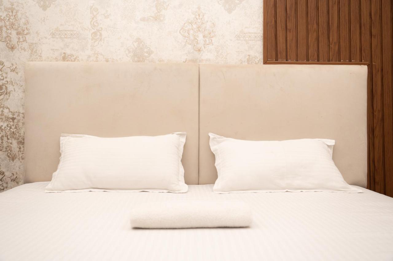 Holy Land Hotel Varanasi Luaran gambar