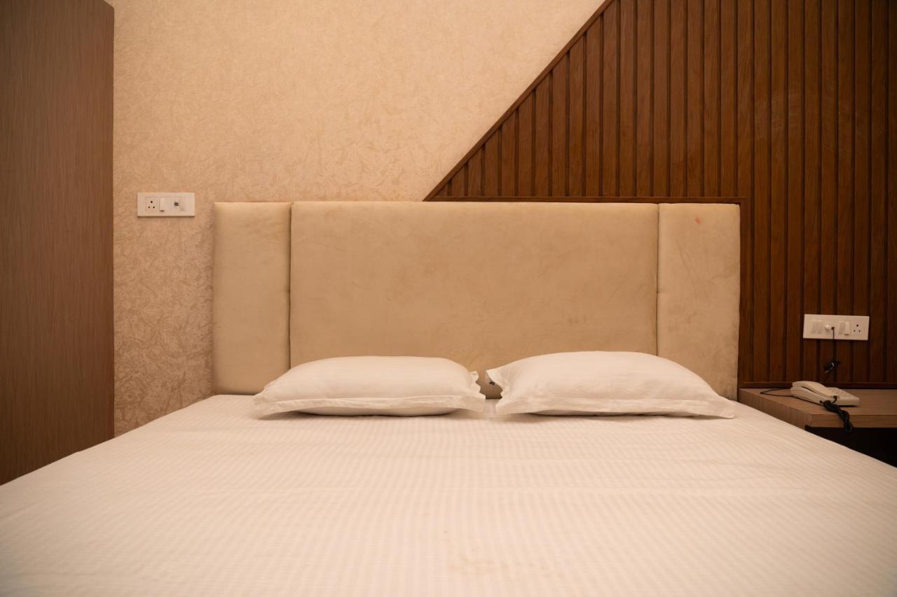 Holy Land Hotel Varanasi Luaran gambar