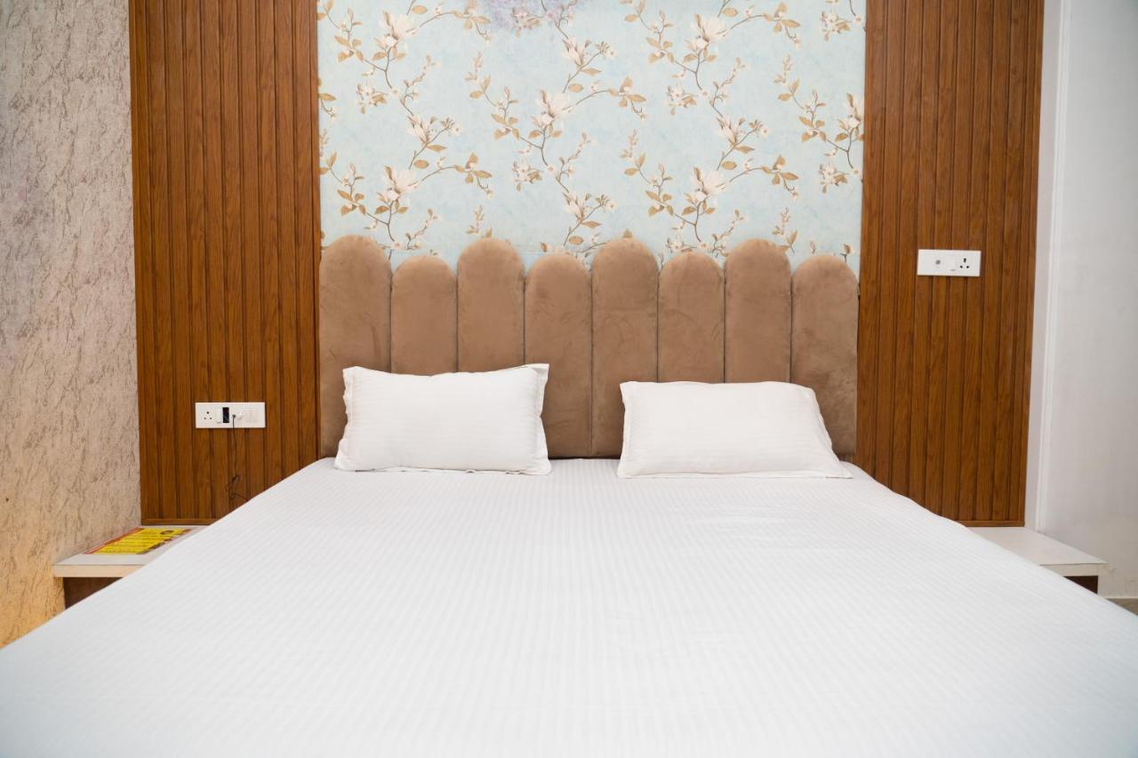 Holy Land Hotel Varanasi Luaran gambar