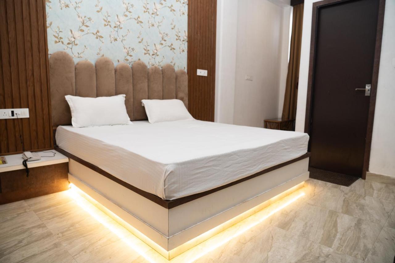 Holy Land Hotel Varanasi Luaran gambar